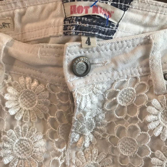 Sunflower 🌻 Shorts - Picture 3 of 3